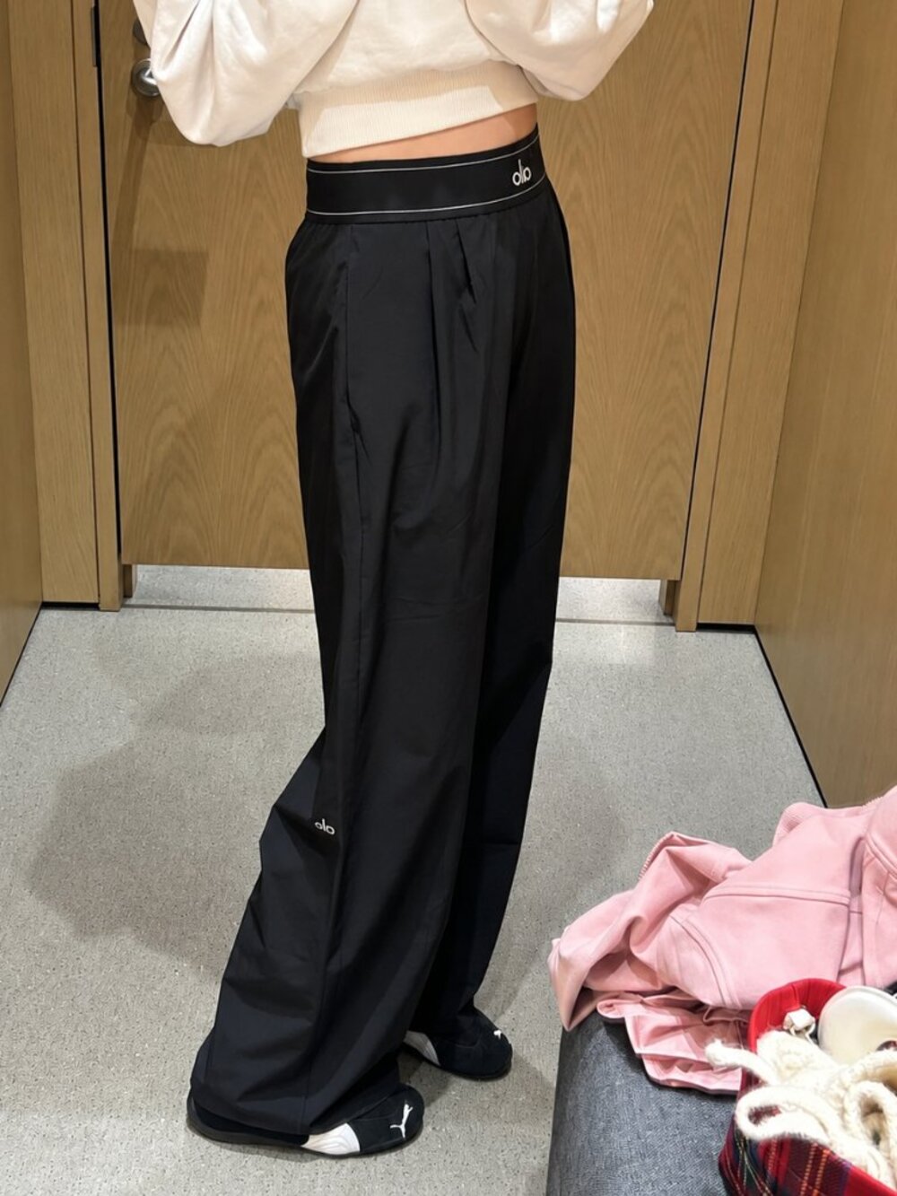 😊Women's Black ALO Yoga High Waist Straight Leg Suit Up Pants 🖤 NWT (30-inch) - Picture 9 of 9